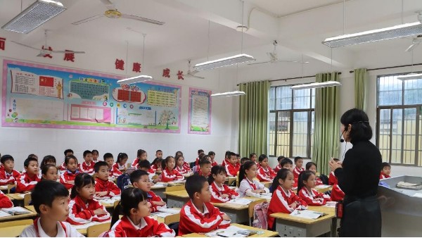 政策倒計(jì)時(shí)！全國<i style='color:red'>教室照明</i>改造招投標(biāo)進(jìn)入黃金50天
